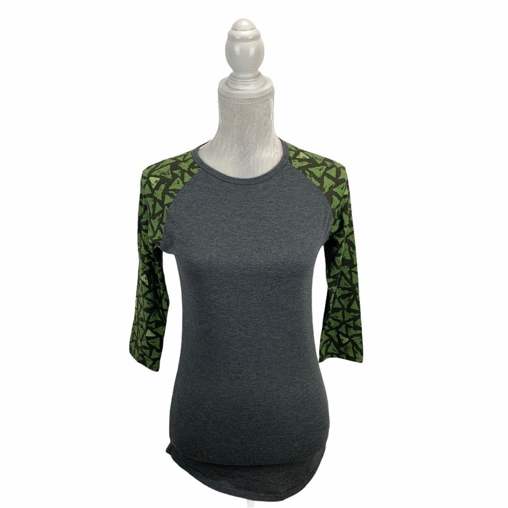 LuLaRoe Randy T-shirt Raglan Sleeve Triangle Print